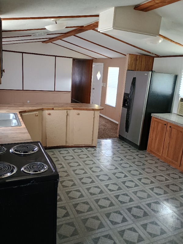 Photo - 144 SE Guinevere Ct