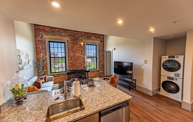 Photo - 90 Grove St Unit 307