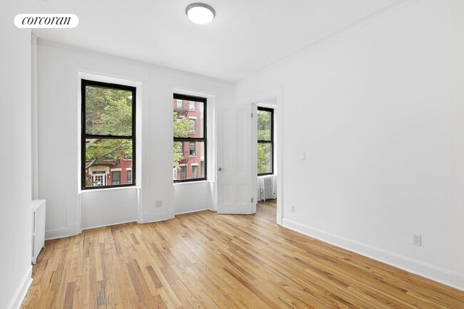 Photo - 178 8th St Apartamento