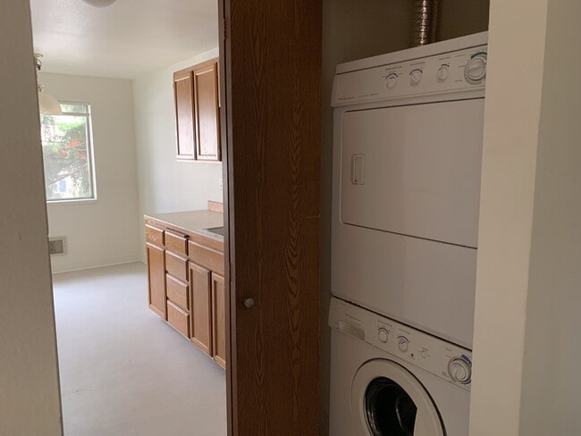 12334 33rd Ave NE Unit 202