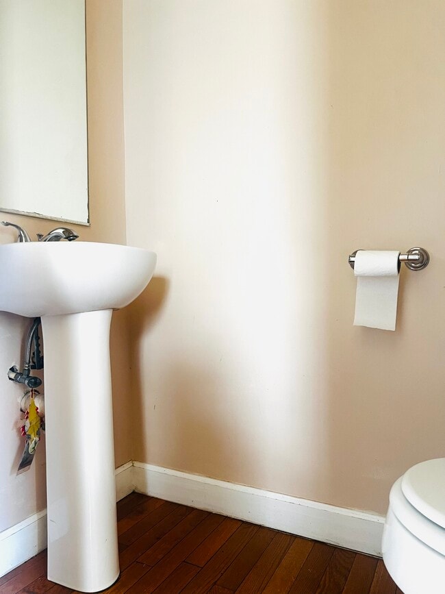 Photo - 6900 Hawthorne St Unit Hawthorne