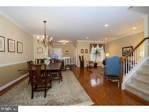 Photo - 1204 Derry Ln