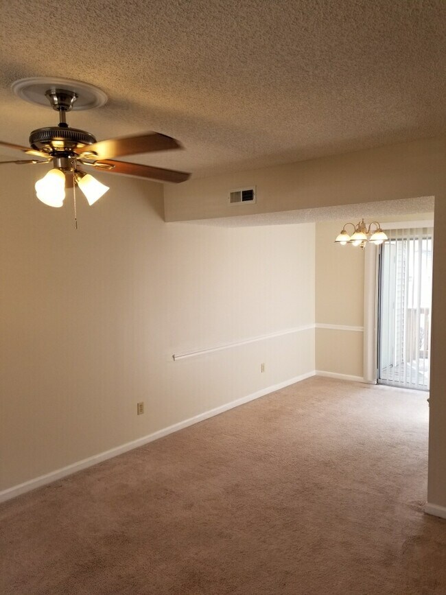 Dining room - 8864 Flamingo Ct Unit 0