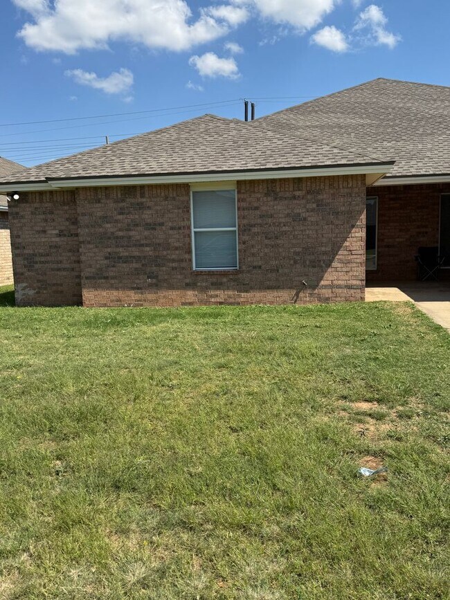 Building Photo - 1208 N Bangor Ave Unit B Rental