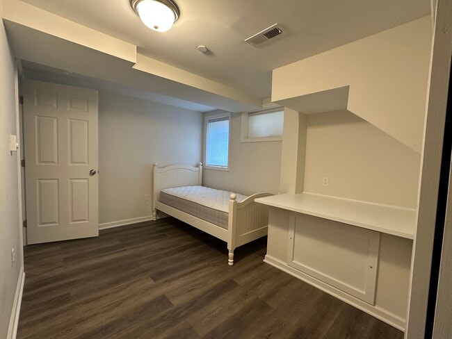Photo - 4424 Brandywine St NW Unidad B