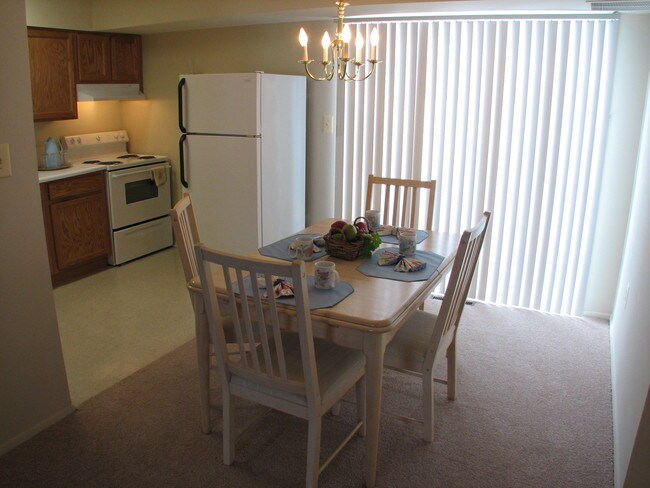 Photo - Wakefield Manor Townhomes and Apartments Unit 681 RED OAK DRIVE