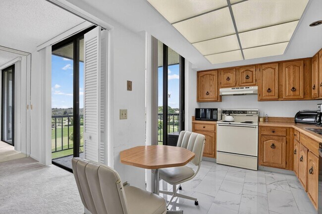 Photo - 6895 Willow Wood Dr