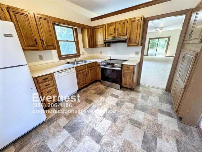 Photo - 101 Granby Ct House