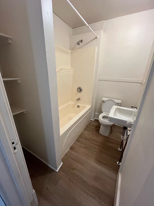 Photo - 1551 Hertel Ave Unit 10