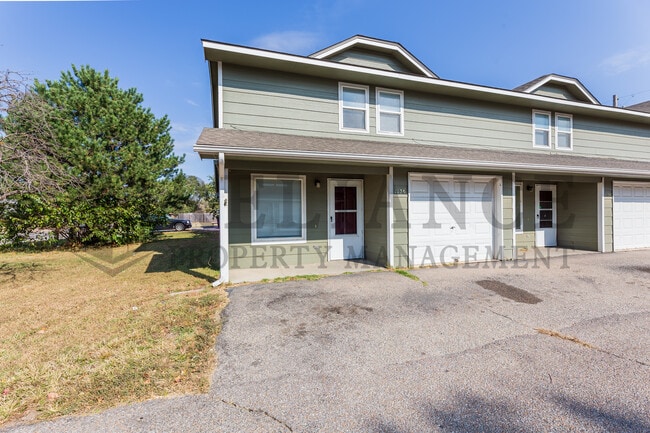 Photo - 1136 Richmond St