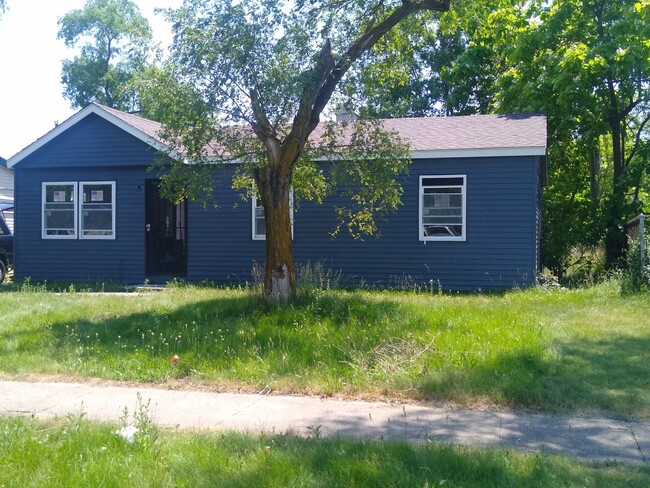 4 Bedroom Ranch w/ Garage - 4 Bedroom Ranch w/ Garage House