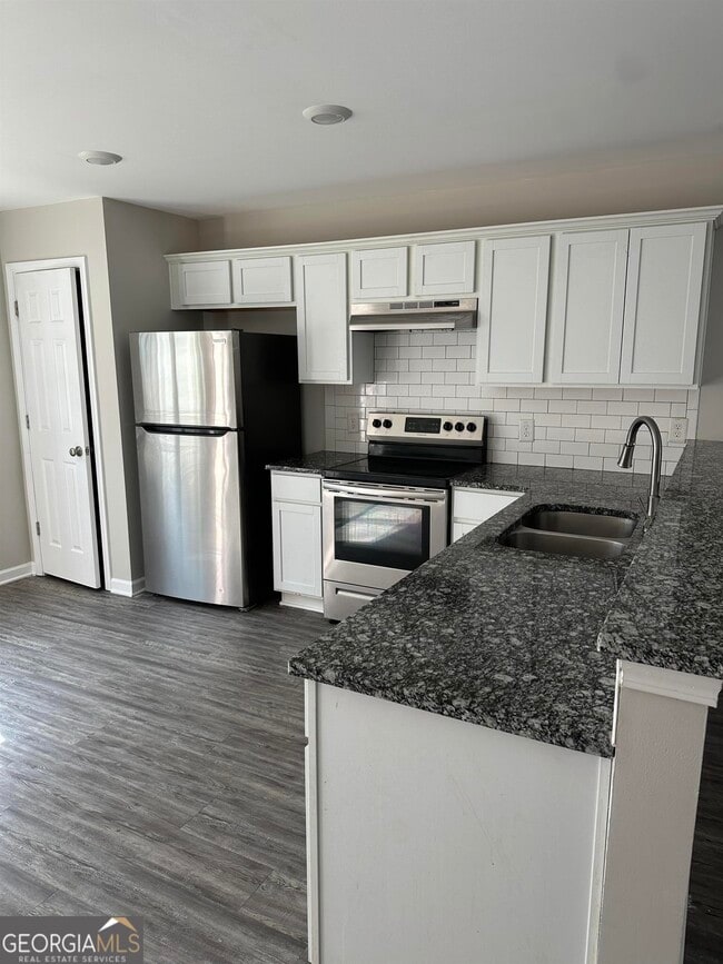 Photo - 4454 Pinscher St