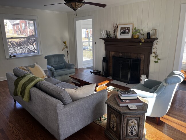 Living room with functioning wood burning fireplace - 2716 Keystone Ave House