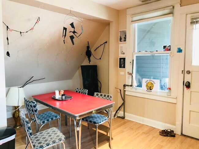 Photo - 3434 W Drummond Pl Unidad 3