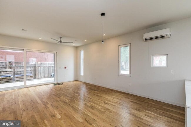 Photo - 2328 Memphis St Unit B2