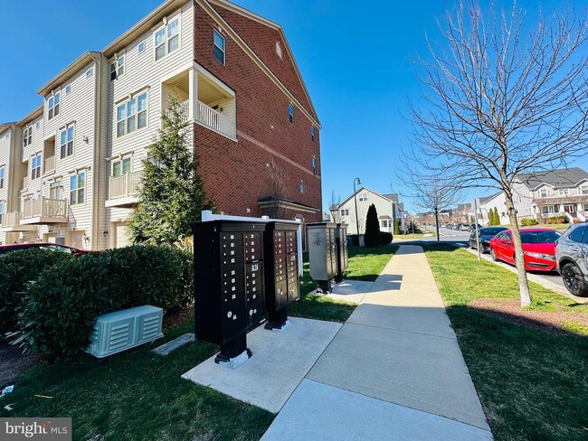 Photo - 22045 Broadway Ave