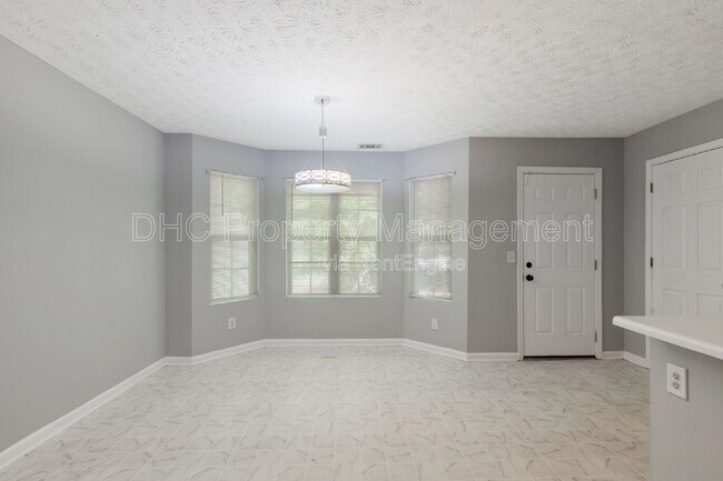 Photo - 5625 Strathmoor Manor Cir