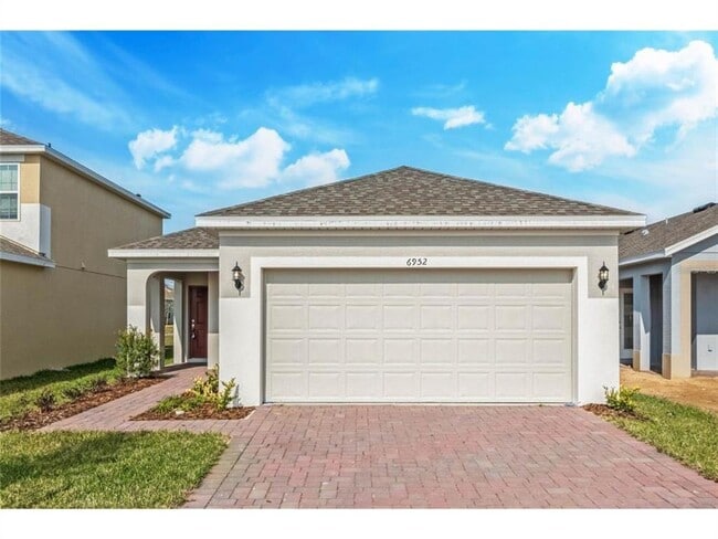 Building Photo - 6952 Church Lk St