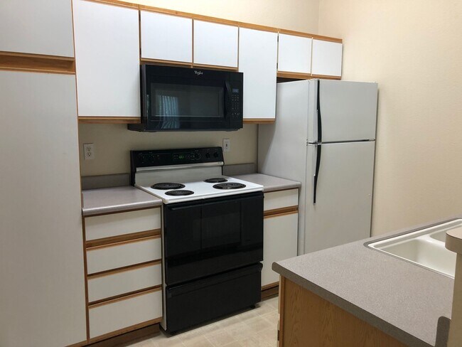 1900 N Farwell Ln Unit 101
