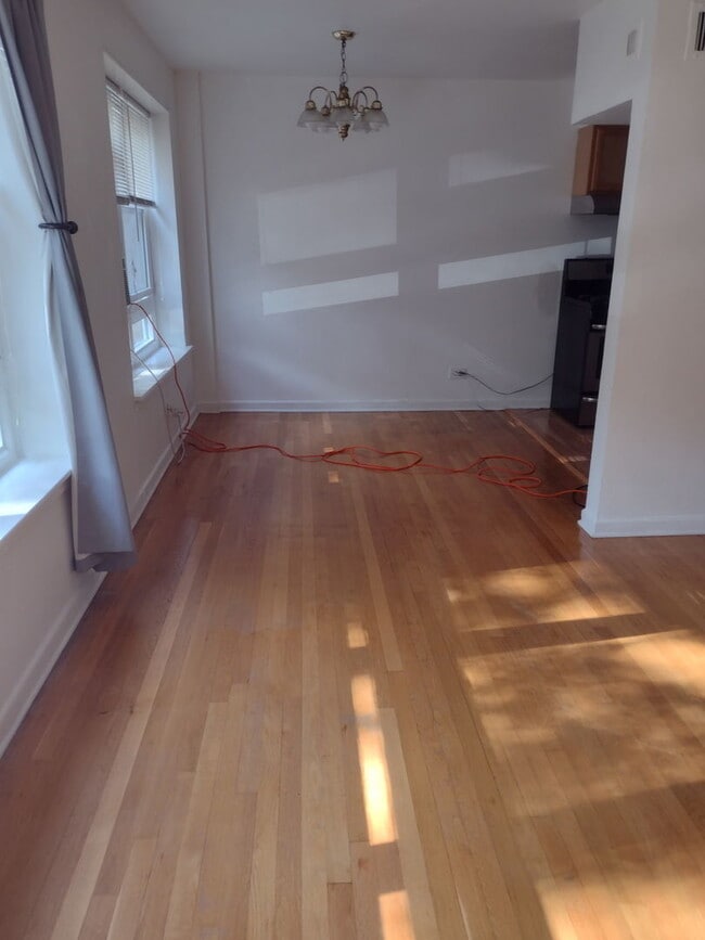 Photo - 5335 N California Ave Unit 203