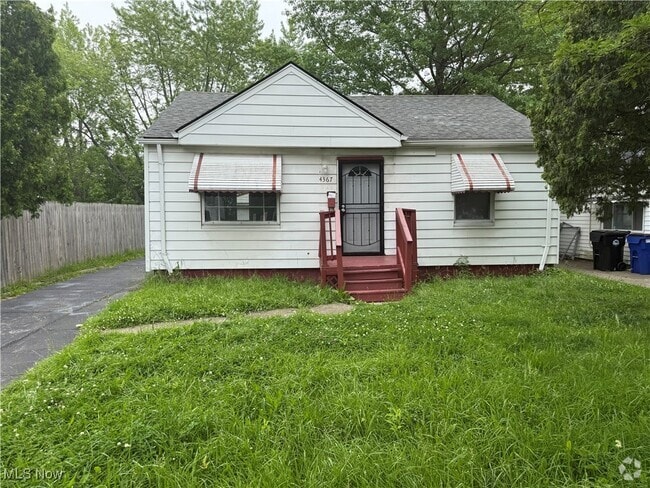 Building Photo - 4367 E 143rd St Rental