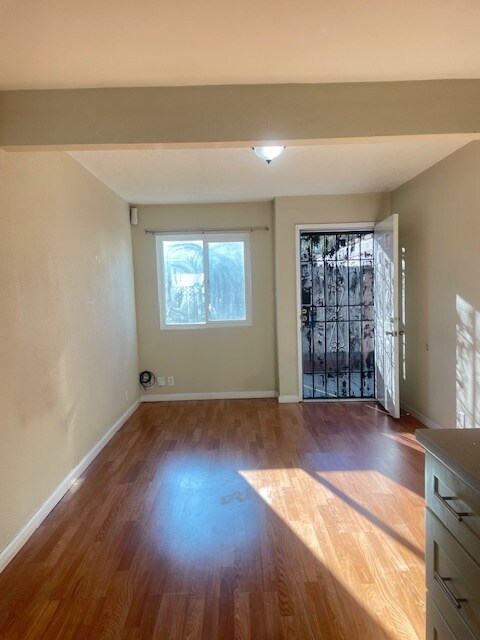 1933 84th Ave Unidad C