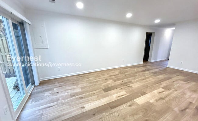 Photo - 16318 Taconic Cir