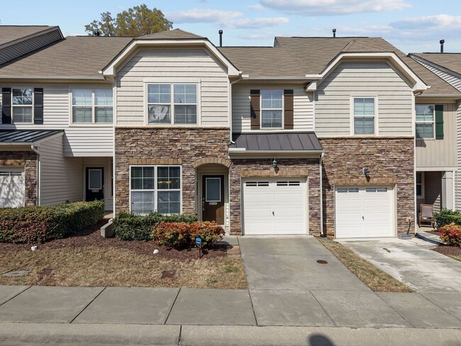 Building Photo - Beautiful Home in Durham Community with Pool, Gym & Walking Trails