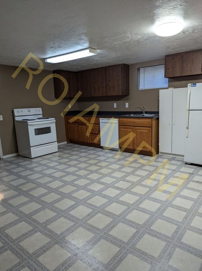 Photo - 2065 Falls Ave E Unidad B