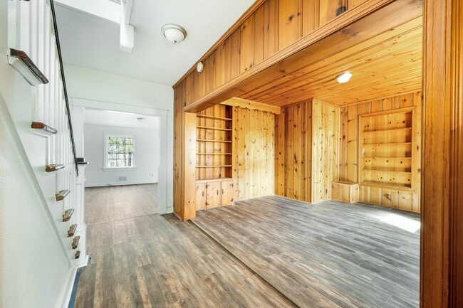 Photo - 228 Newcomb Dr