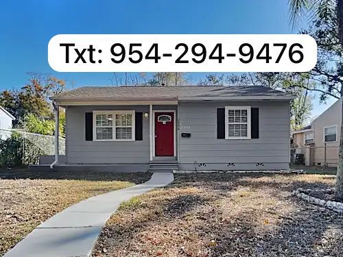 Building Photo - 2320 Auburn St S