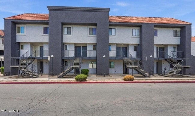 Building Photo - 1215 E Lemon St Unit 217
