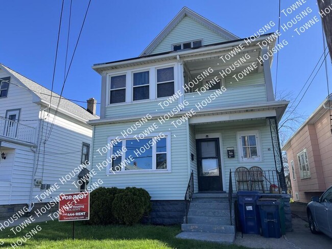 Building Photo - 15 Beatrice Ave Unit 1