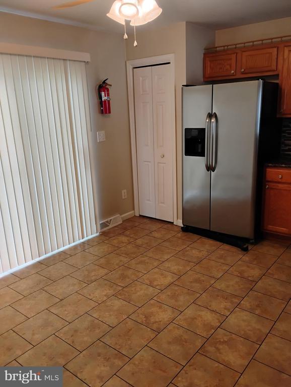 Photo - 667 Walnut St