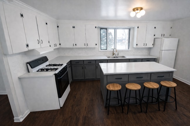 Photo - 1128 Ridge Rd