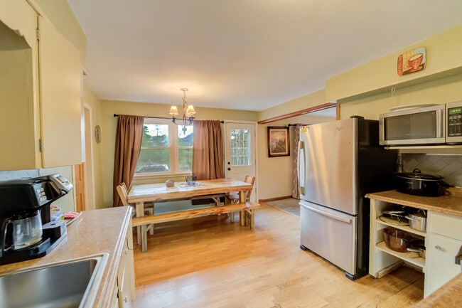 Photo - 9305 Chipita Park Rd Unidad 4 Bedroom Mountain Home
