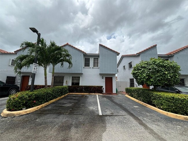 Photo - 5240 W 24th Ct Townhome