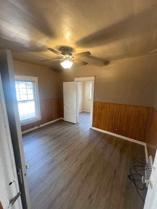 Photo - 2210-2212 N Knoxville Ave Unit 2212 N Knoxville Ave