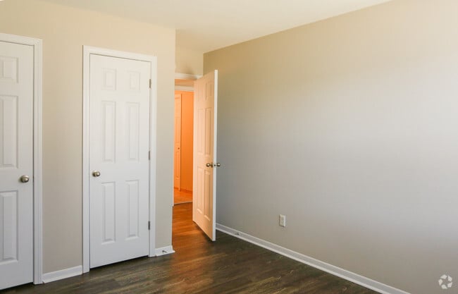 2BR,1.5BA-950SF - Bedroom
