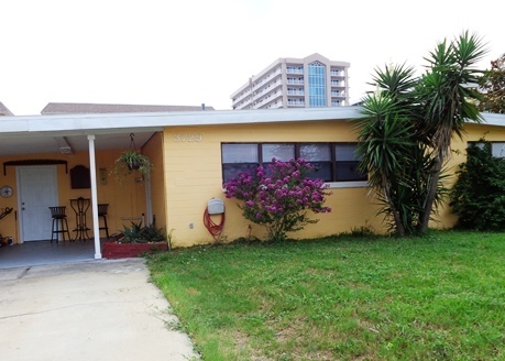 3 bedroom, 1 bath house close to the beach - 3 bedroom, 1 bath house close to the beach