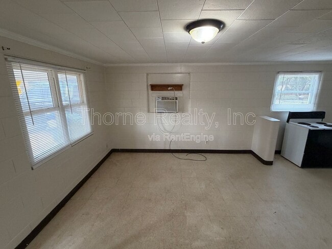 Photo - 604 Nelson St