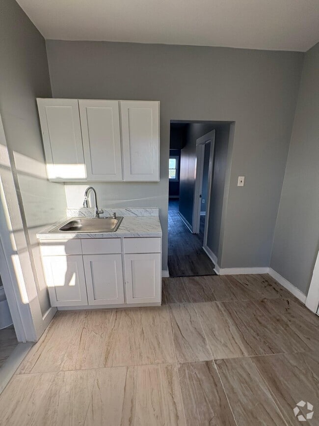 Building Photo - 173 Schuyler Ave Unit 3 Rental