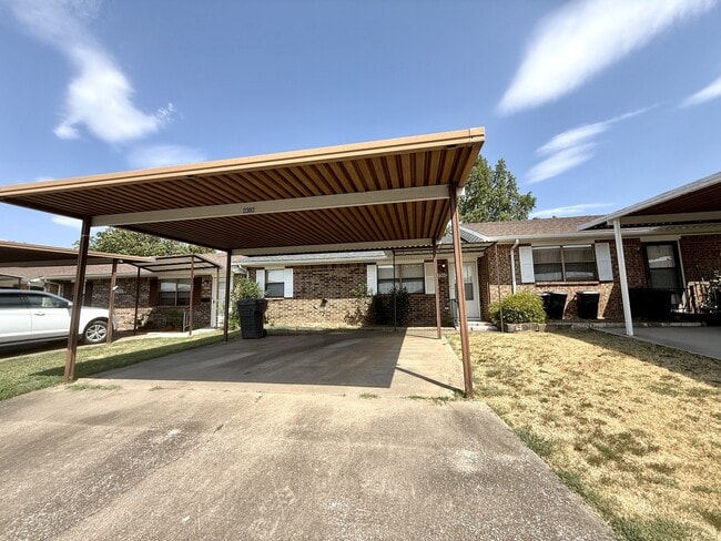 Building Photo - 2302 Shenandoah Dr