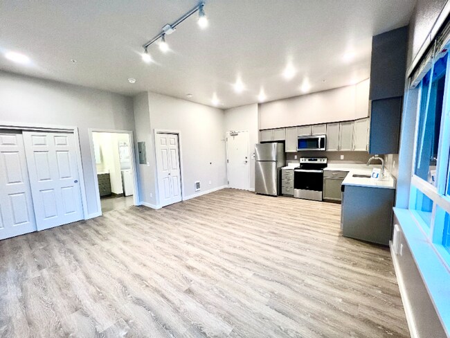 Photo - 2330 Yakima Ct Unidad C402