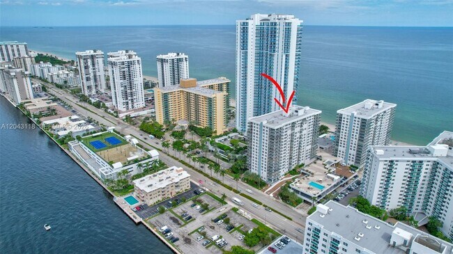 Building Photo - 2751 S Ocean Dr Unit 404N