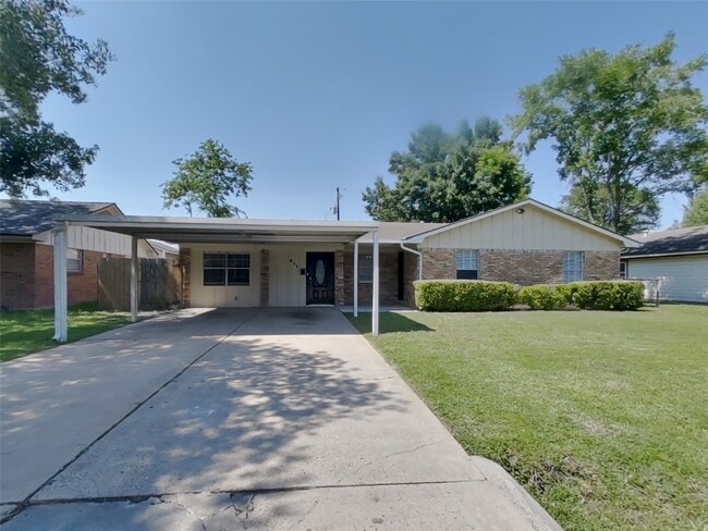 Building Photo - 411 E Carby Rd