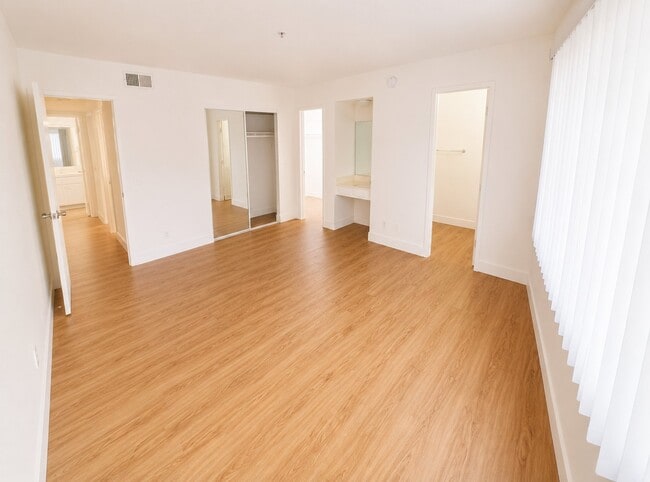 Photo - 4540 Natick Ave Unit 106