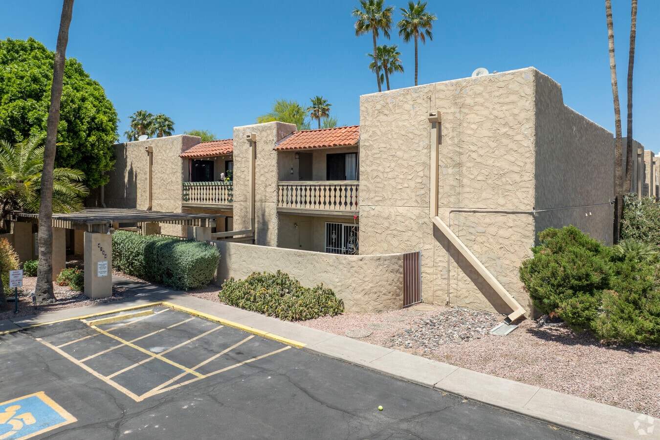 Photo - El Chaparral Apartments