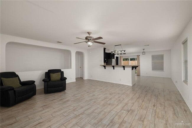 Photo - 13 Violet Ave