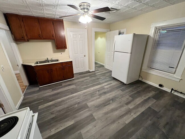 Photo - 23-25-25 Dale St Unidad 23 Dale St